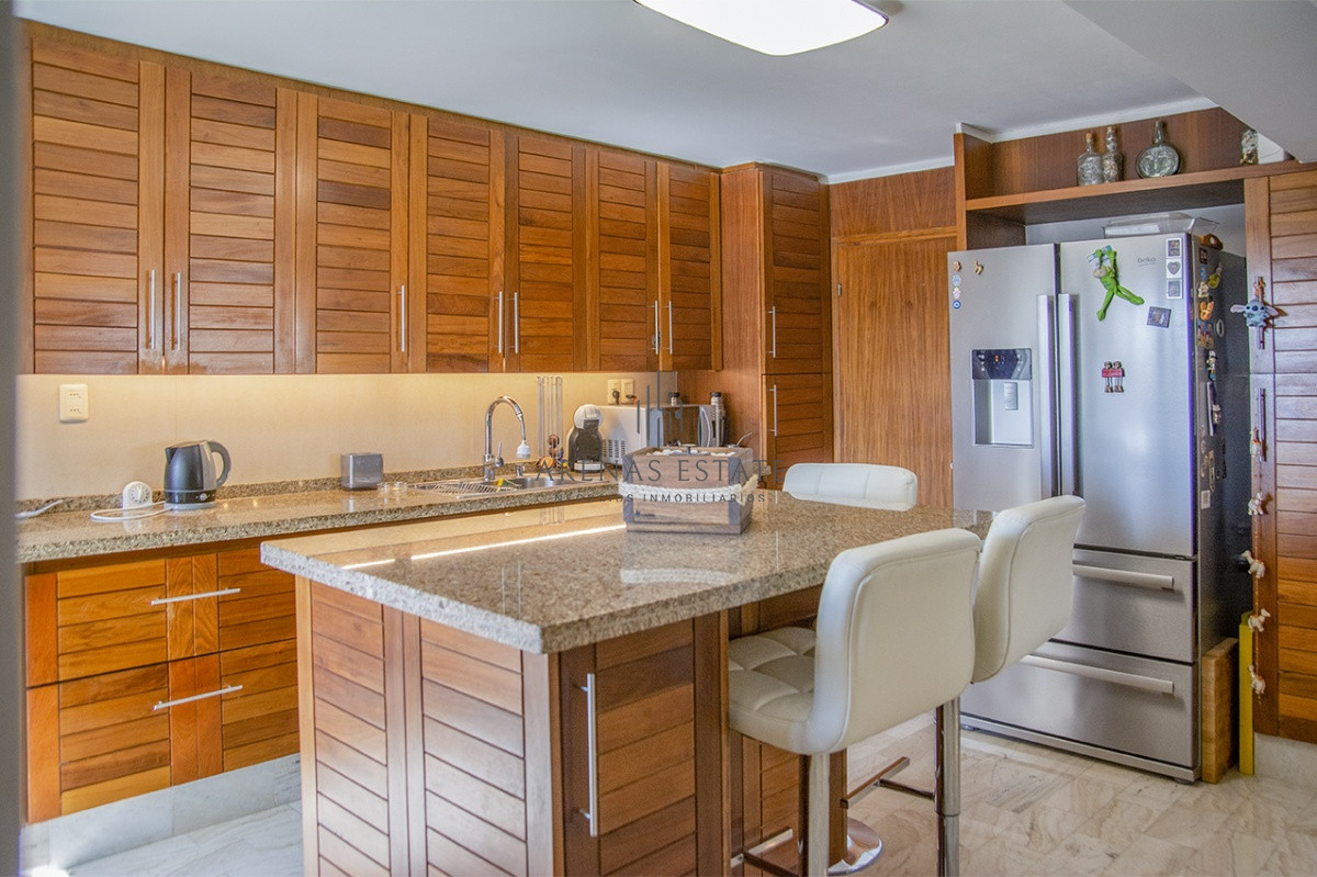 Apartamento ID.2221 - Departamento en venta de 3 dormitorios en Roosevelt Center, Punta del este 