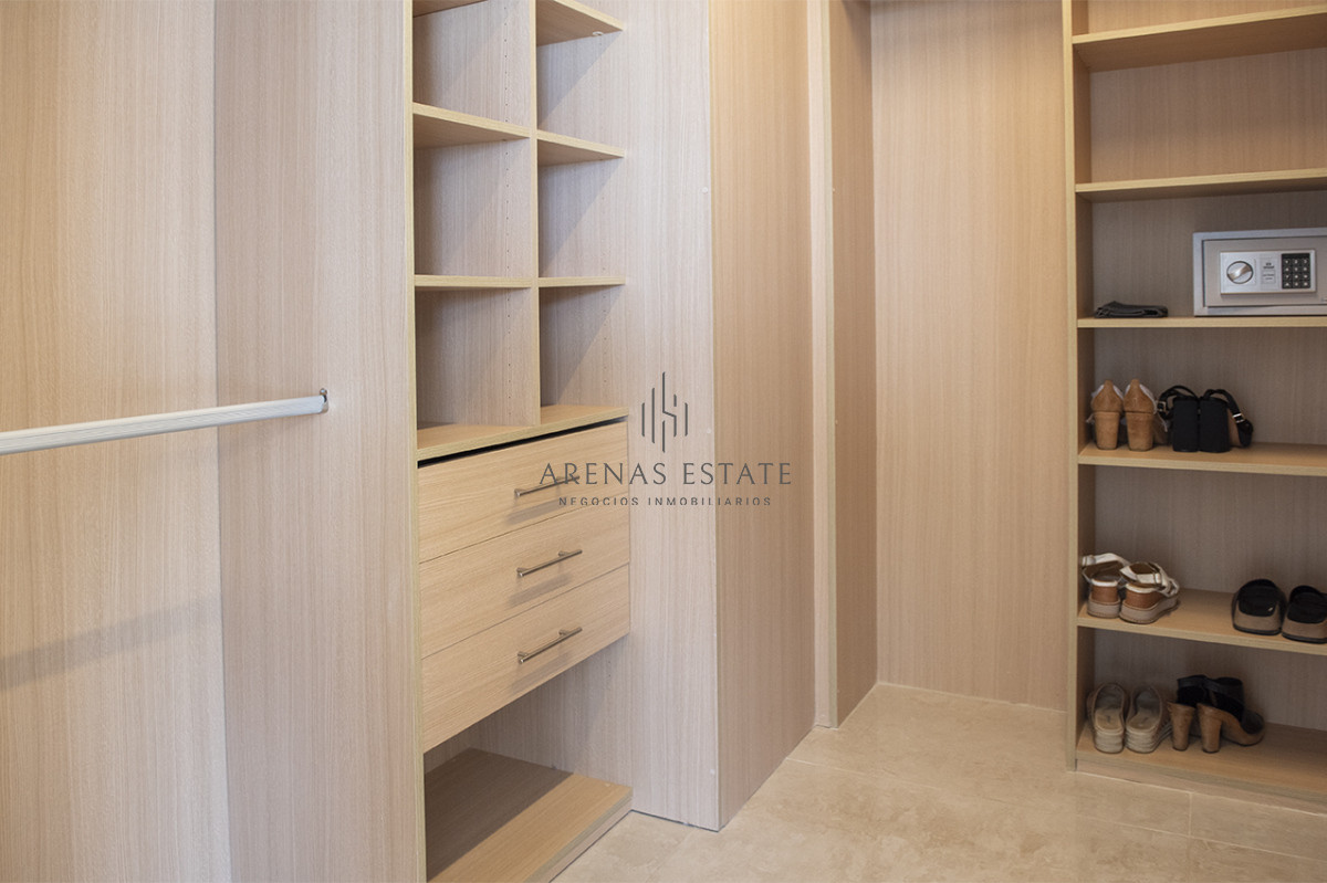 Apartamento ID.3470 - Departamento d 3 dormitoios + dependencia en venta en Playa Brava