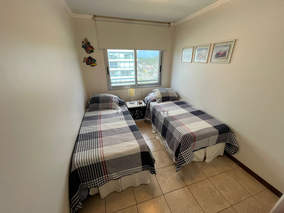 Apartamento ID.3361 - En venta apartamento de 3 dormitorios en Roosevelt, Punta del Este.