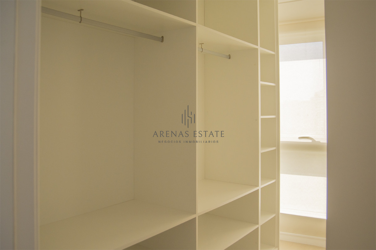 Apartamento ID.3645 - Le Parc Punta del Este, torre de categoría frente al mar.