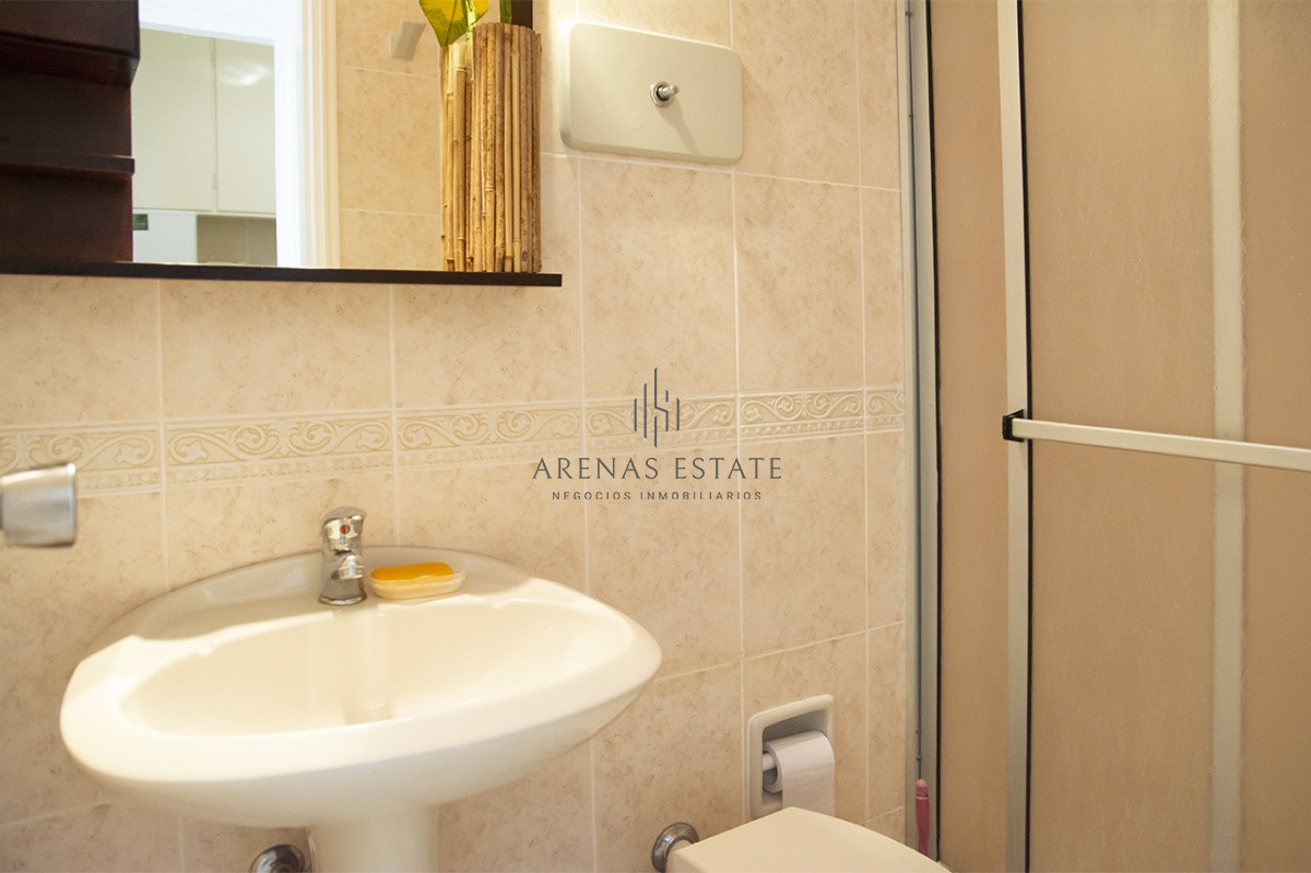 Apartamento ID.1032 - Vende y alquila apartamento de 2 dormitorios en Peninsula, Punta del Este 