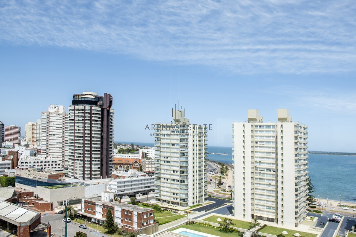 Apartamento ID.3376 - Apartamento de 2 dormitorios en Torre Imperiale , Punta del este , Playa Brava 