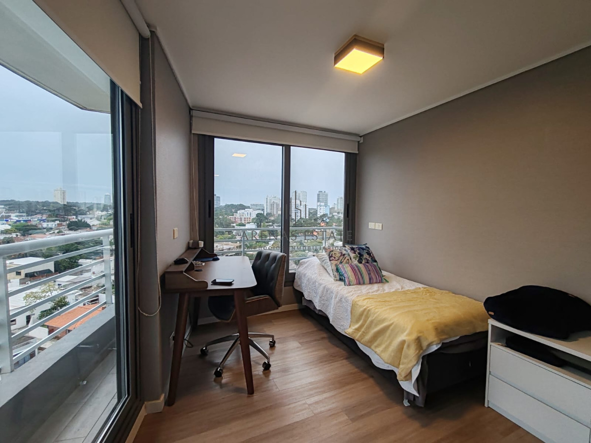 Apartamento ID.4033 - Alquila apartamento de 2 dormitorios en Mansa, a metros del mar.