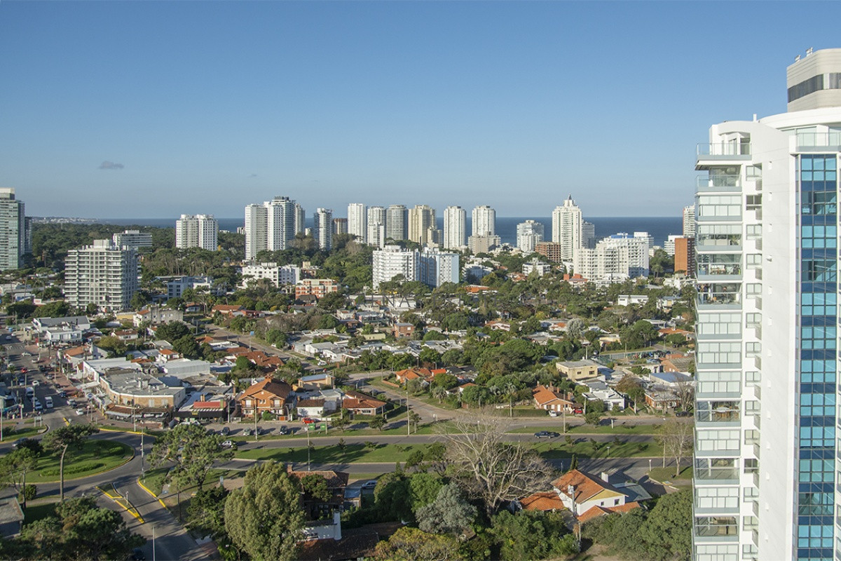 Apartamento ID.2146 - Oportunidad en playa mansa, finamente decorado. Sunrise Tower
