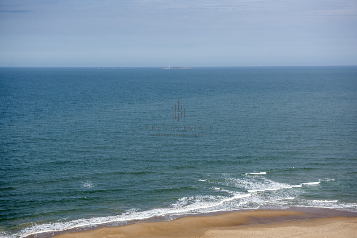 Apartamento ID.3470 - Departamento d 3 dormitoios + dependencia en venta en Playa Brava
