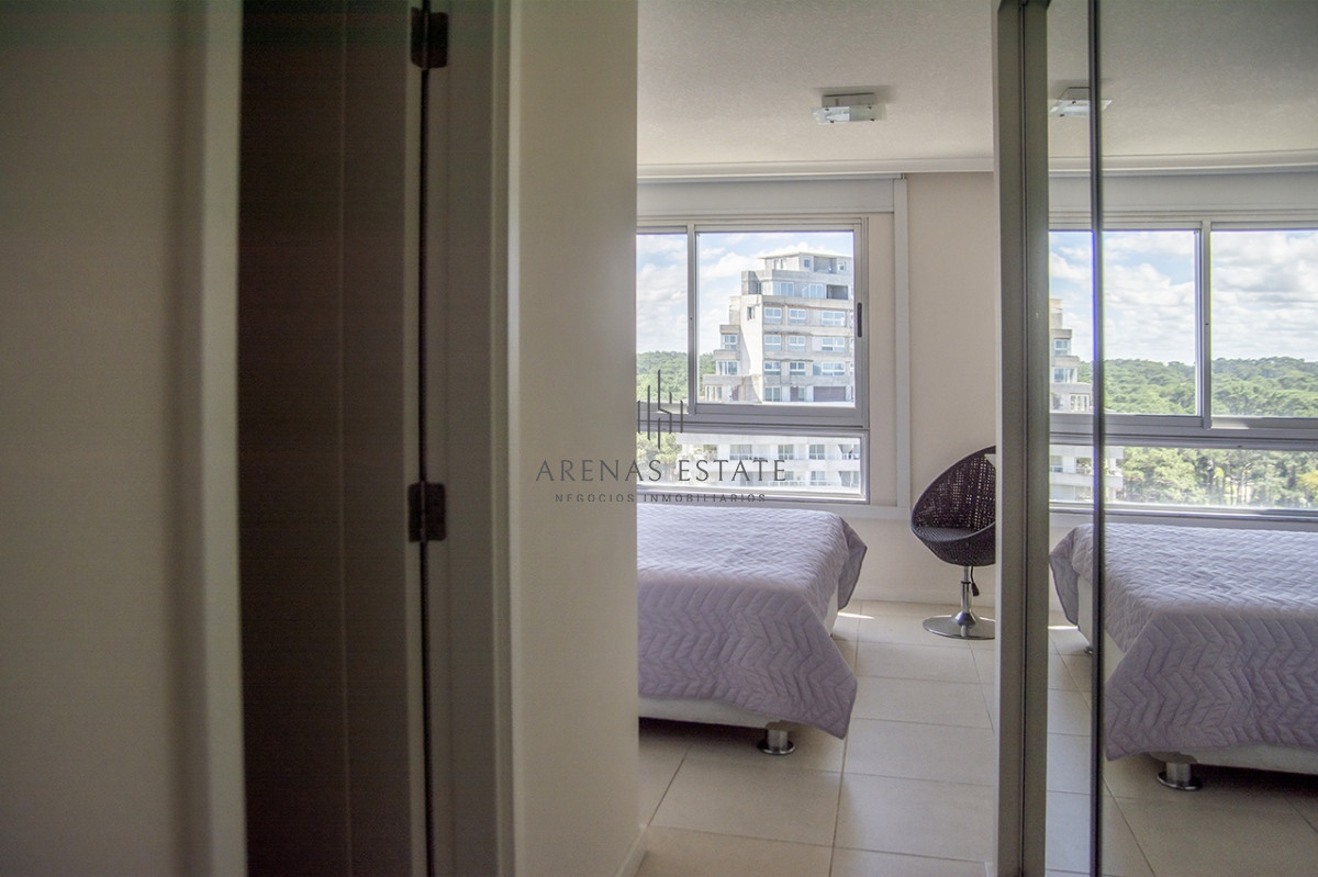 Apartamento ID.2370 - Apartamento de 3 dormitorios en Venta en Ocean Drive , Punta del este , Playa Brava 