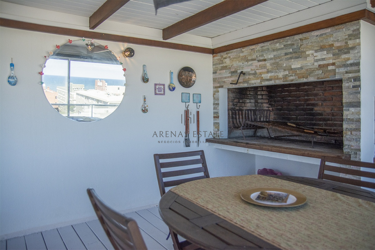 Apartamento ID.1895 - PORTO MARE , PUERTO , Penthouse duplex de 3 dormitorios en venta. Departamento con parrillero. 