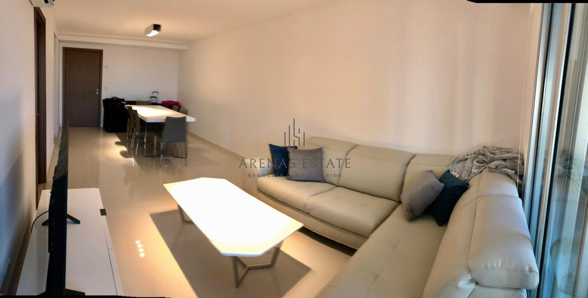 Apartamento ID.2060 - Apartamento de 3 dormitorios con parrillero en venta a pasos del mar. 