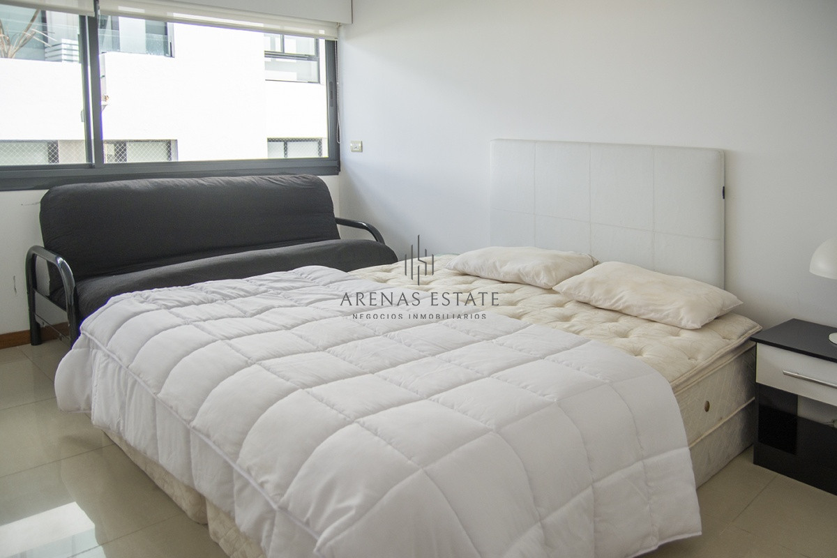 Apartamento ID.3477 - Hermoso departamento en venta, 3 dormitorios + dep. Frente al mar. 
