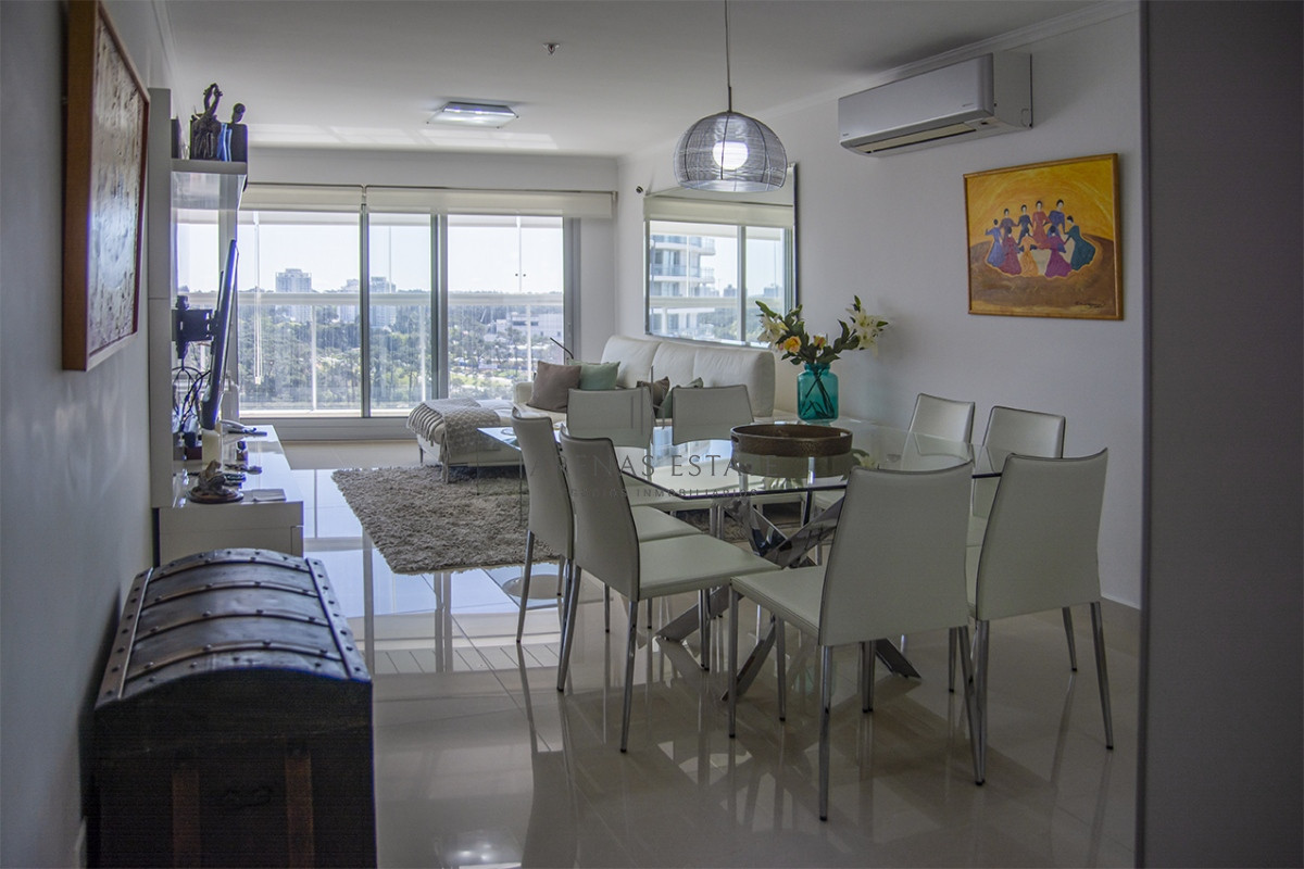 Apartamento ID.2408 - MIAMI BOULEVARD, PUNTA DEL ESTE, PLAYA MANSA, DOS DORMITORIOS , PRIMERAS PARADAS 