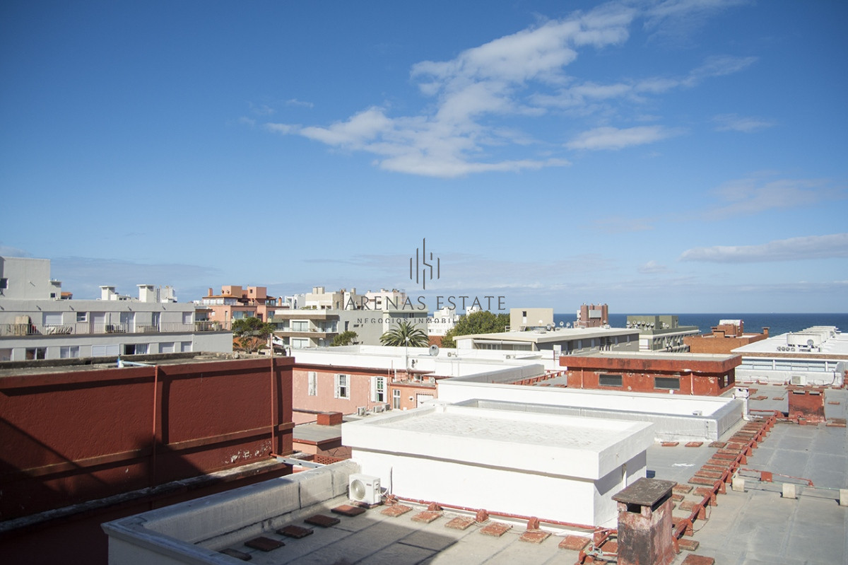 Apartamento ID.1895 - PORTO MARE , PUERTO , Penthouse duplex de 3 dormitorios en venta. Departamento con parrillero. 