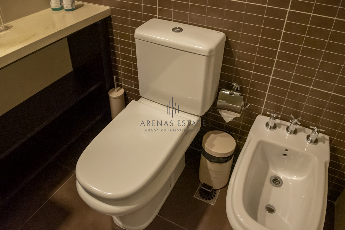 Apartamento ID.3376 - Apartamento de 2 dormitorios en Torre Imperiale , Punta del este , Playa Brava 