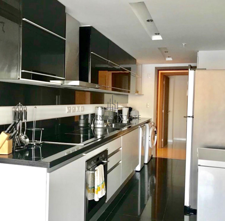 Apartamento ID.2060 - Apartamento de 3 dormitorios con parrillero en venta a pasos del mar. 