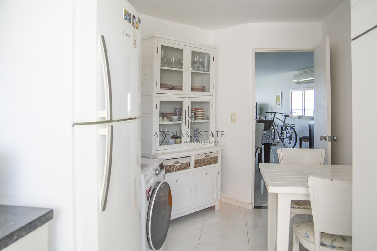 Apartamento ID.2044 - Apartamento en venta frente al mar, de 3 dormitorios en Punta del Este 