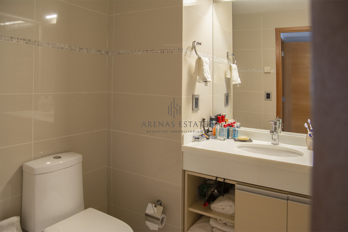 Apartamento ID.2146 - Oportunidad en playa mansa, finamente decorado. Sunrise Tower