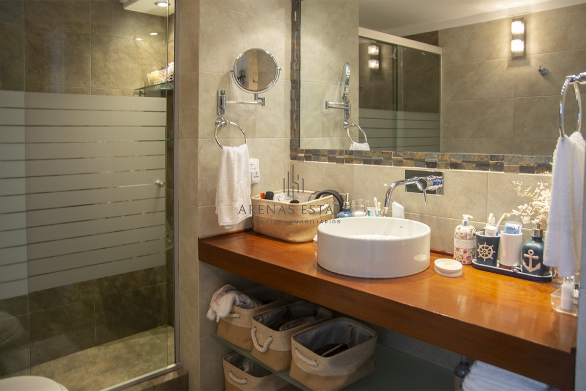 Apartamento ID.2211 - Hermoso departamento de 3 dormitorios a la venta, a pasos del mar