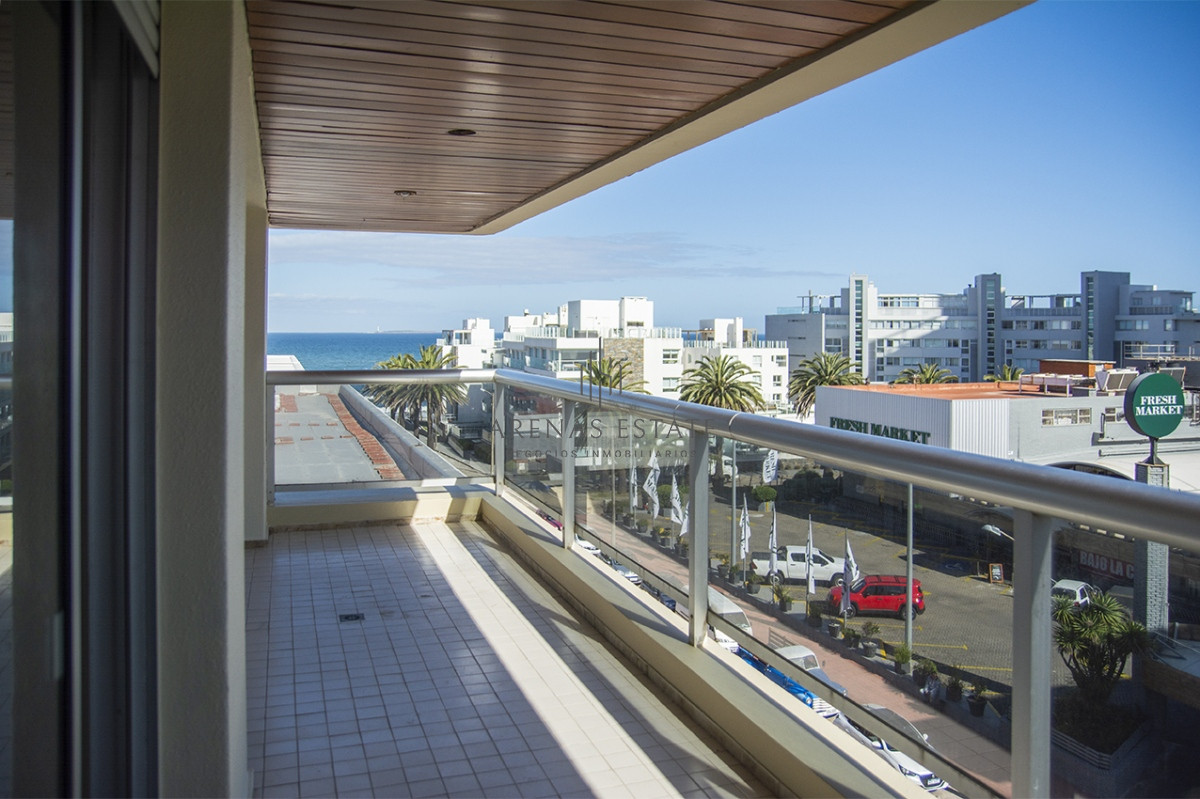 Apartamento ID.1895 - PORTO MARE , PUERTO , Penthouse duplex de 3 dormitorios en venta. Departamento con parrillero. 