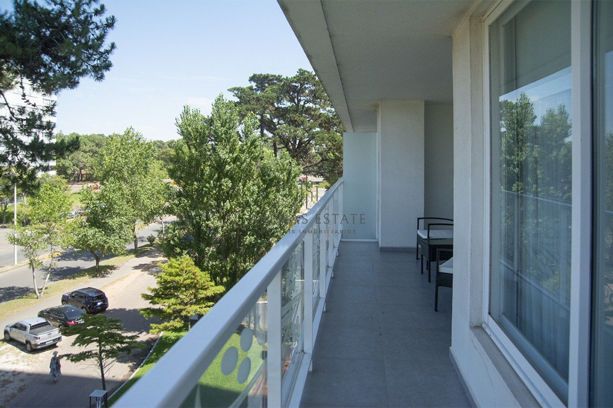 Apartamento ID.1857 - Departamento en venta de 2 dormitorios, proximo al Shopping. 