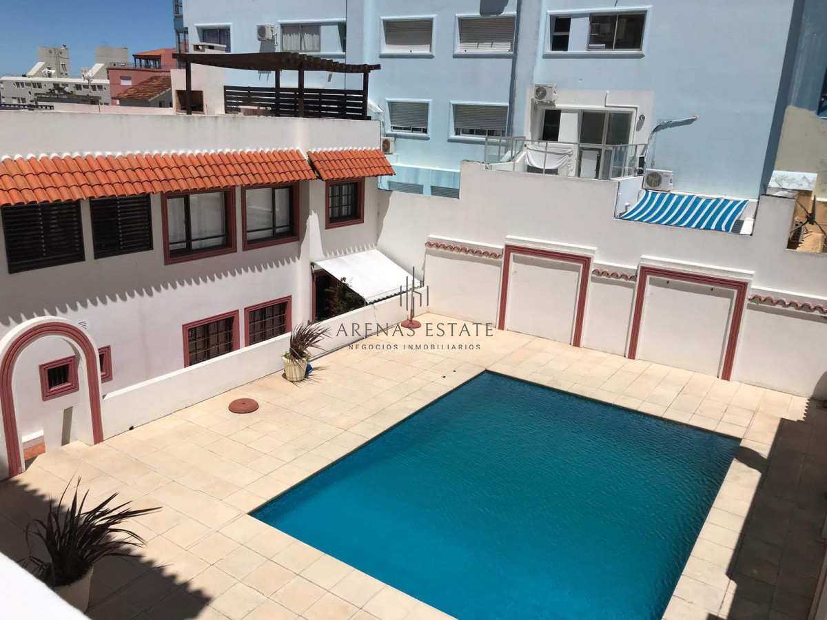 Apartamento ID.4194 - Apartamento en venta en Peninsula, Punta del Este 