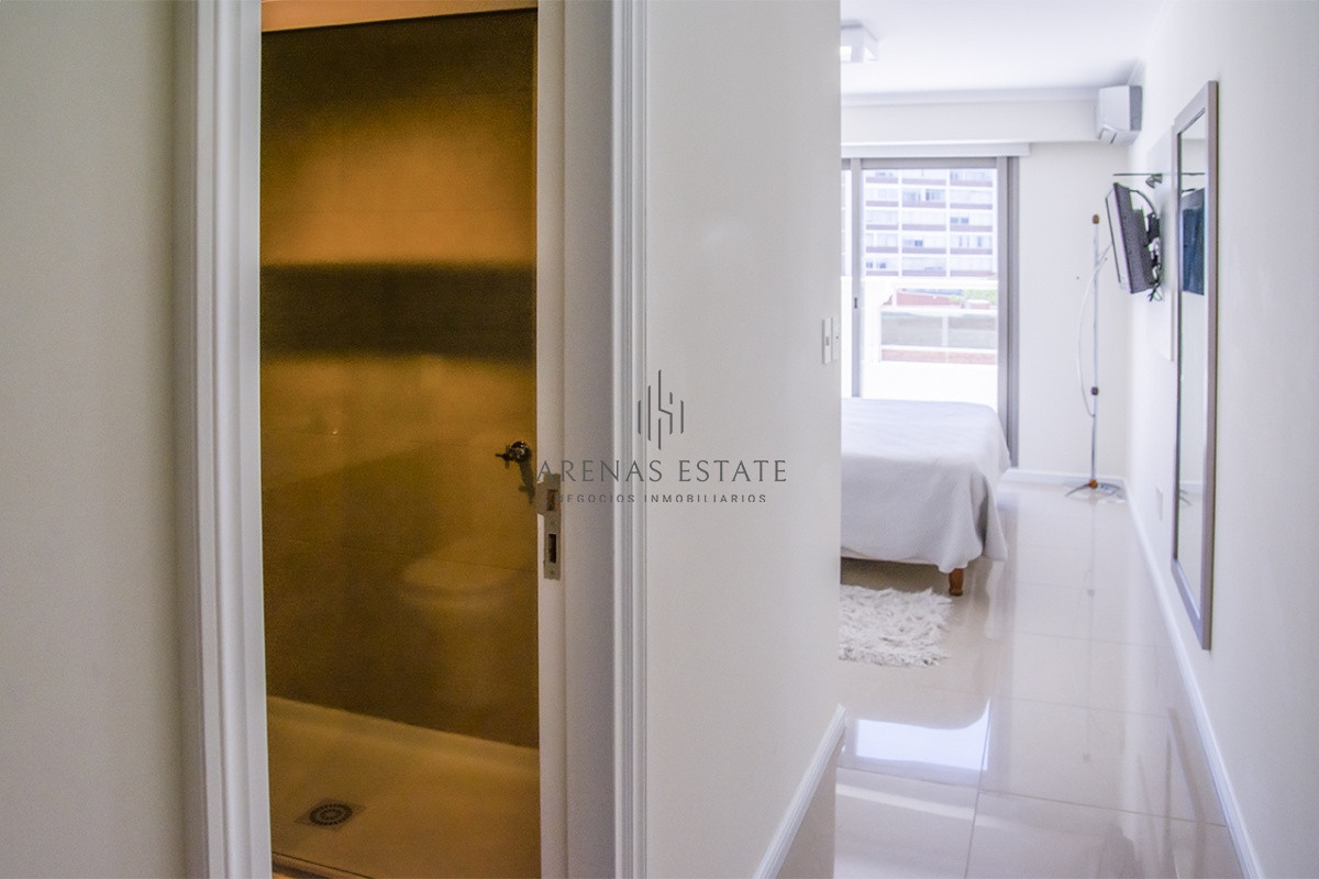 Apartamento ID.3686 - Departamento en venta con amplios dormitorios. Torre Imperiale.