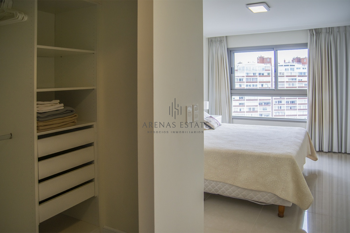 Apartamento ID.3379 - Departamento de 2 dormitorios a pasos del Mar , Punta del este 