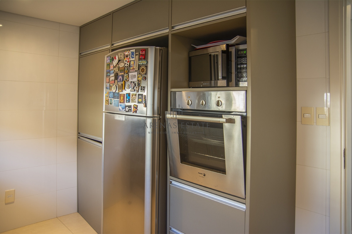 Apartamento ID.2526 - Departamento de 3 dormitorios con parrillero en venta, edificio nuevo en la Peninsula.