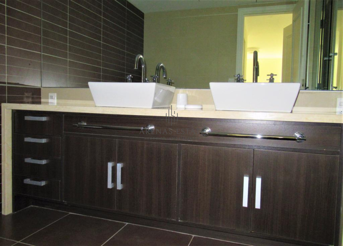 Apartamento ID.3375 - Hermoso Departamento en venta con agradable vista al Mar. Torre Imperiale