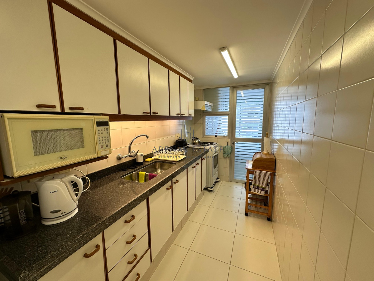 Apartamento ID.2706 - Apartamento de 2 dormitorios y medio en Playa Brava , Punta del este 