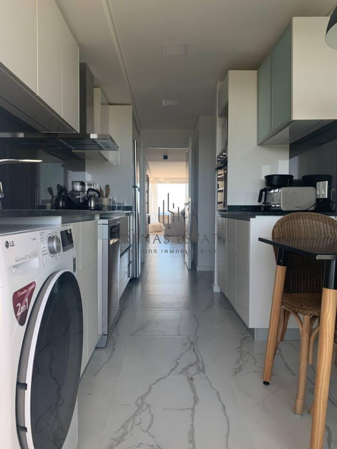 Apartamento ID.3359 - Vende apartamento con vista al mar de 3 suites, en Mansa- Punta del Este.