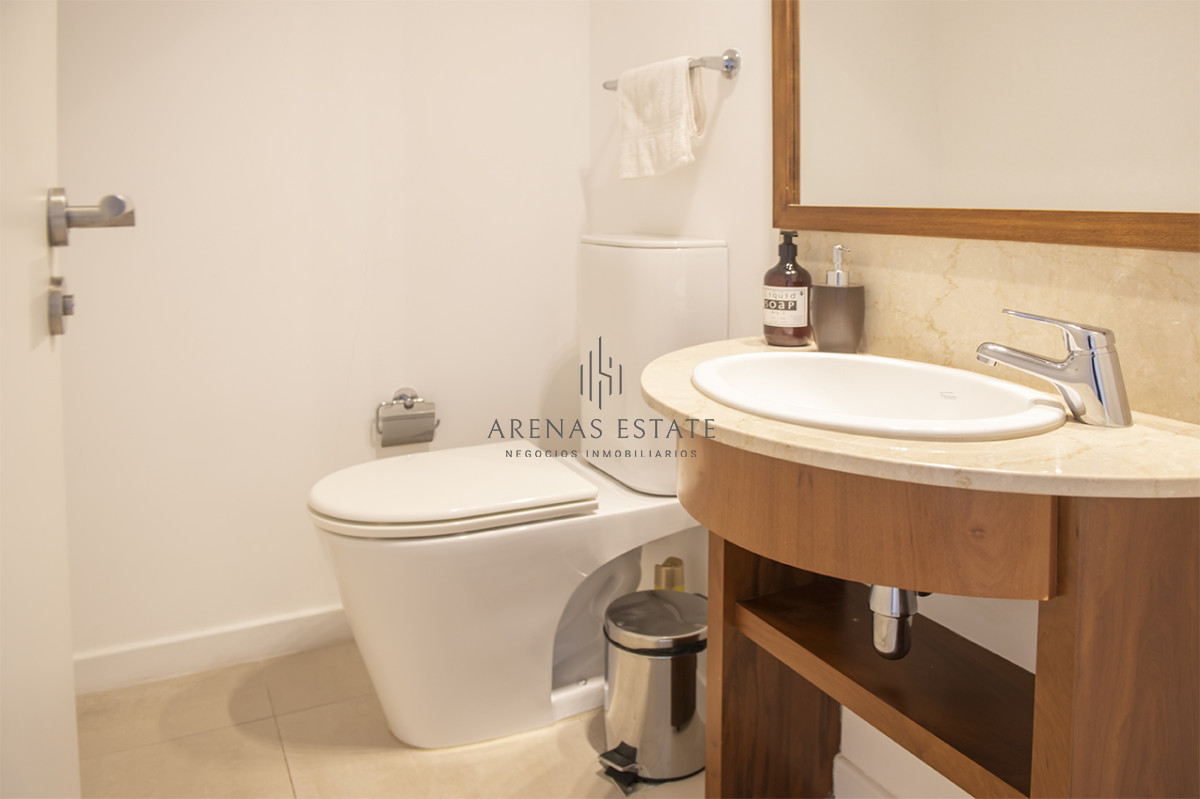 Apartamento ID.3467 - Espectacular departamento frente al mar en venta, 2 dorm + dep en venta