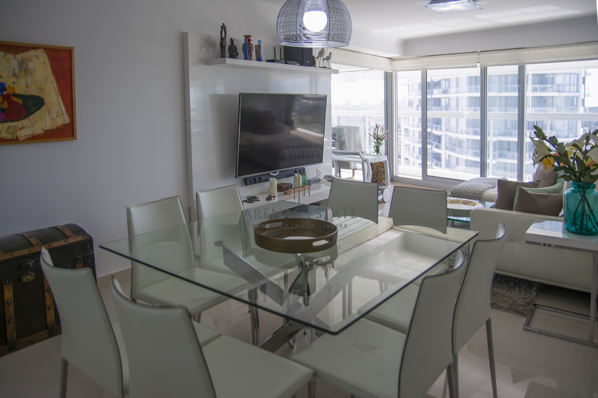 Apartamento ID.2408 - MIAMI BOULEVARD, PUNTA DEL ESTE, PLAYA MANSA, DOS DORMITORIOS , PRIMERAS PARADAS 