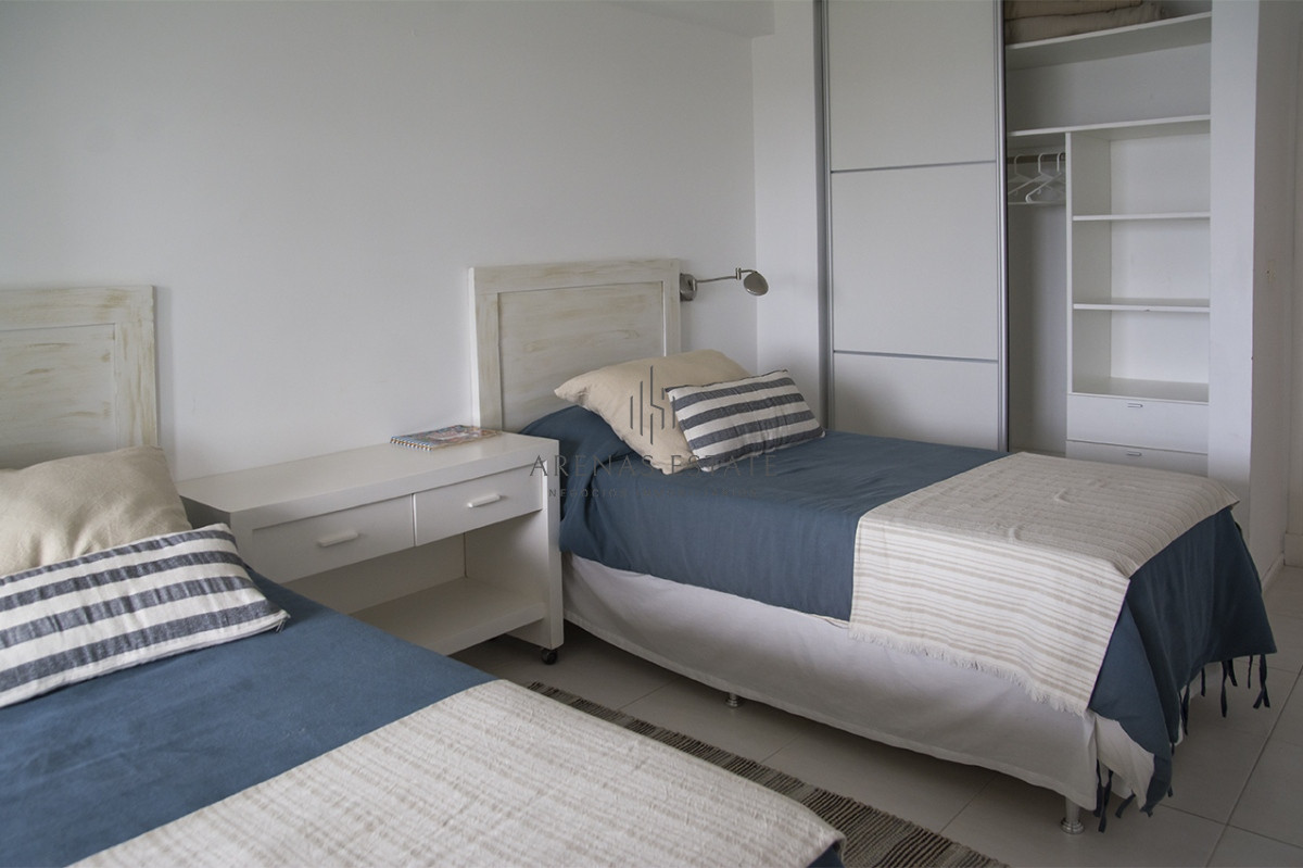 Apartamento ID.2653 - Vende apartamento de 3 dormitorios + dependencia , en brava , Punta del Este 