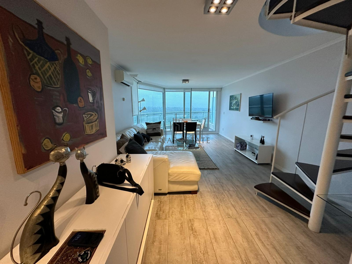 Apartamento ID.3921 - Penthouse de 3 dormitorios en venta a metros de Playa Brava