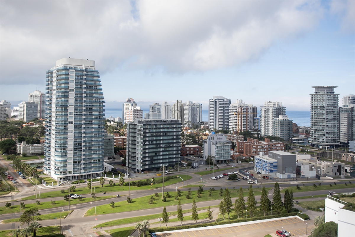 Apartamento ID.2822 - Apartamento de 2 dormitorios en Venta en Playa Mansa , Punta del este 