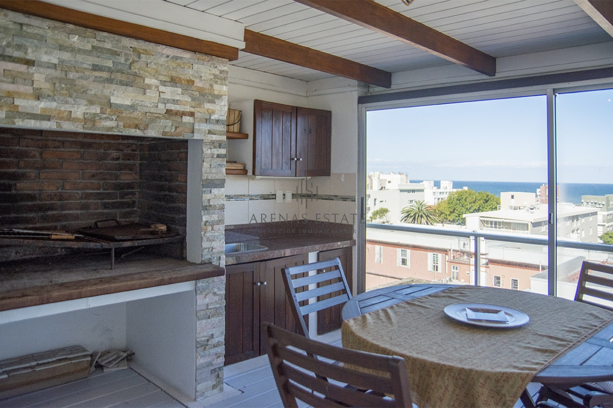 Apartamento ID.1895 - PORTO MARE , PUERTO , Penthouse duplex de 3 dormitorios en venta. Departamento con parrillero. 