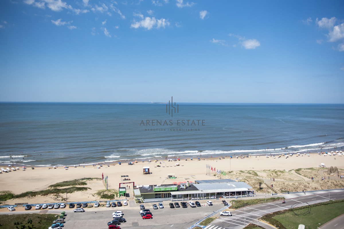 Apartamento ID.3684 - Hermoso Pent-house en torre Imperiale ,venta en zona de la Brava.