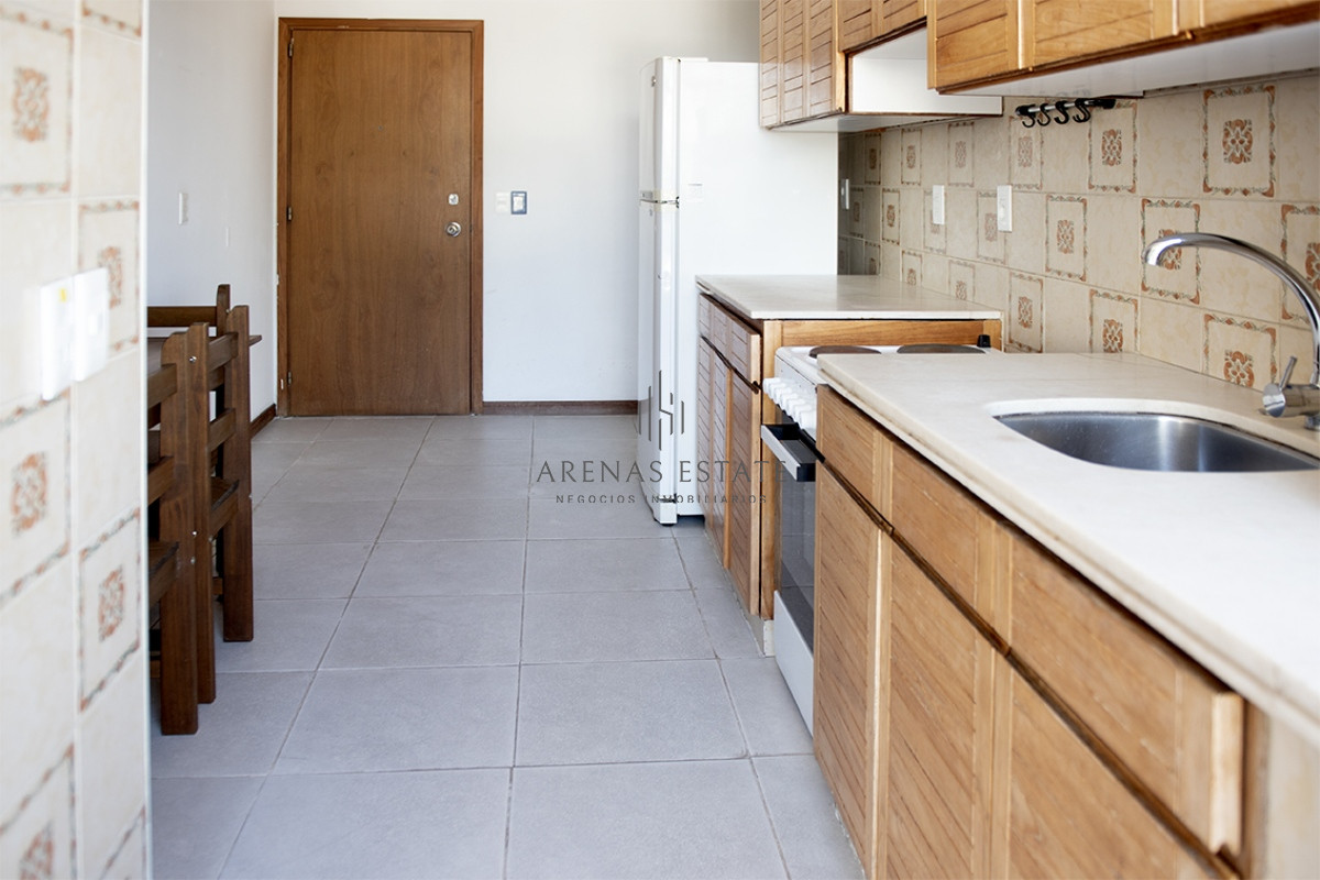 Apartamento ID.2885 - Apartamento en Venta de 2 dormitorios en Av. Roosevelt , Punta del este  