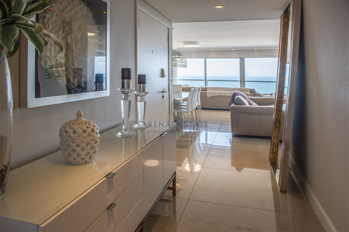 Apartamento ID.3470 - Departamento d 3 dormitoios + dependencia en venta en Playa Brava