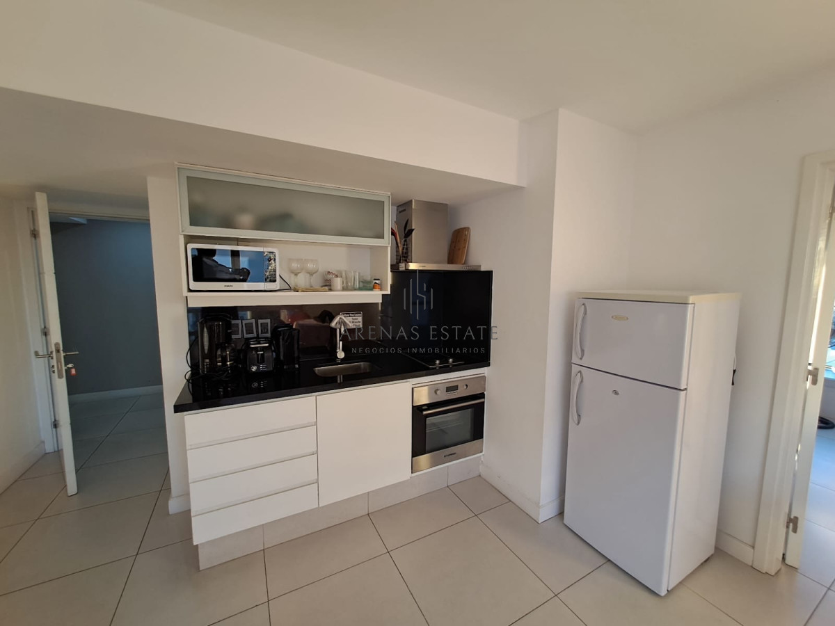 Apartamento ID.3847 - En venta y alquiler apartamento de 1 dormitorio en suite con garage, península, Punta del Este 