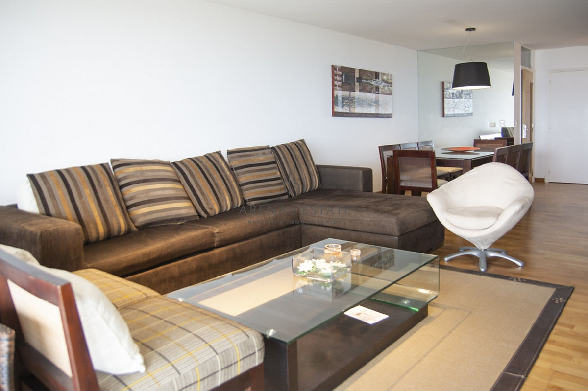 Apartamento ID.2050 - Penthouse en venta muy cómodo e iluminado. 4 dormitorios + dep. 