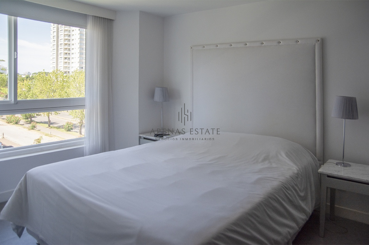 Apartamento ID.1857 - Departamento en venta de 2 dormitorios, proximo al Shopping. 