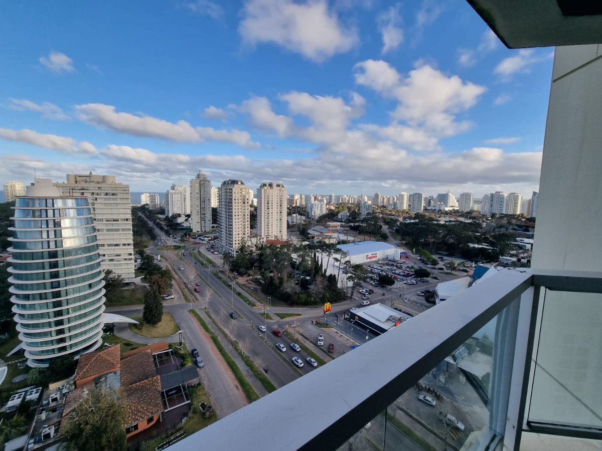 Apartamento ID.3800 - Vende espectacular apartamento de 3 dormitorios en Punta del Este