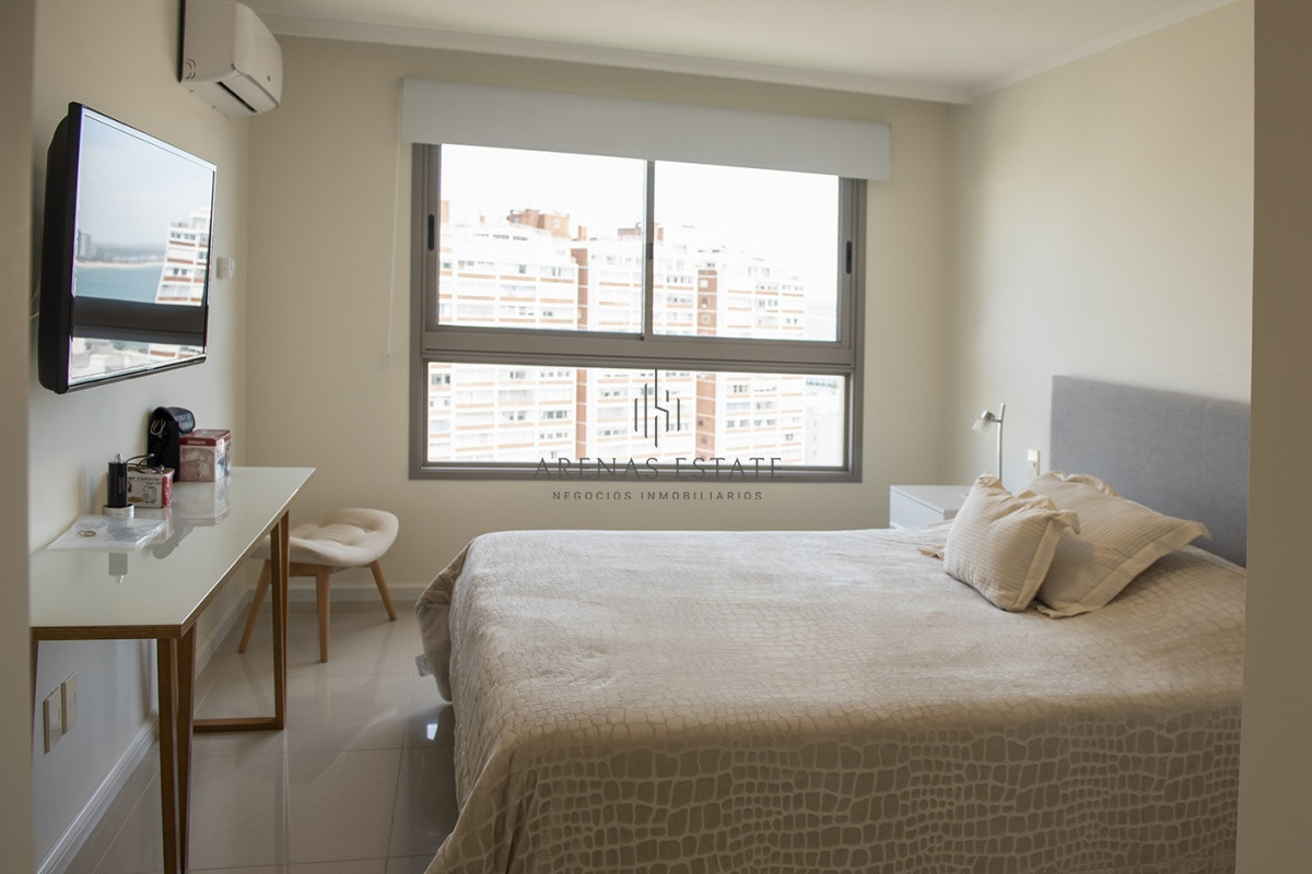 Apartamento ID.3376 - Apartamento de 2 dormitorios en Torre Imperiale , Punta del este , Playa Brava 