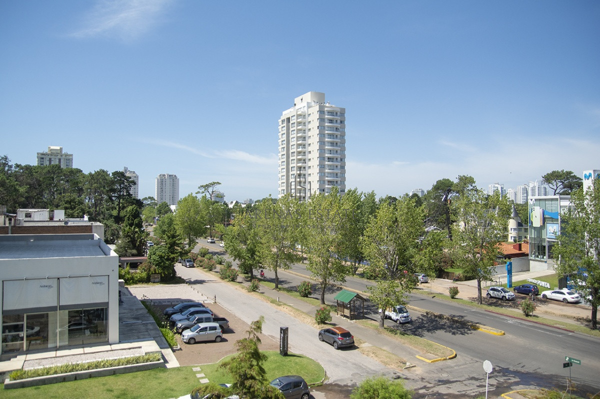 Apartamento ID.1857 - Departamento en venta de 2 dormitorios, proximo al Shopping. 