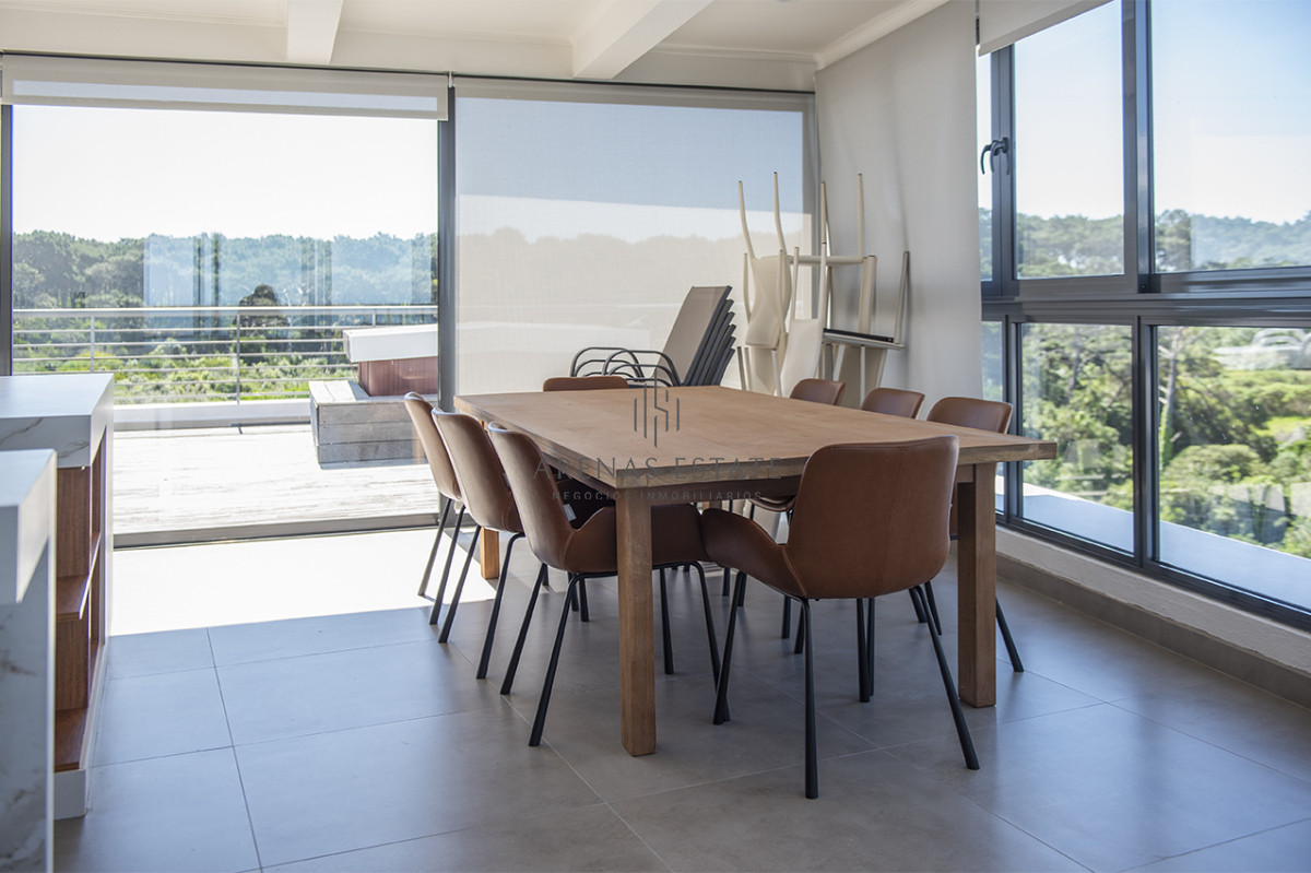 Apartamento ID.2052 - Penthouse frente al mar en venta en Blue Bird, 3 dormitorios en suite. Punta del este