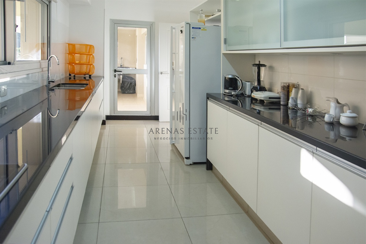 Apartamento ID.3476 - Departamento en venta frente al mar. Torre Lobos, Playa Brava, 3 dormitorios.