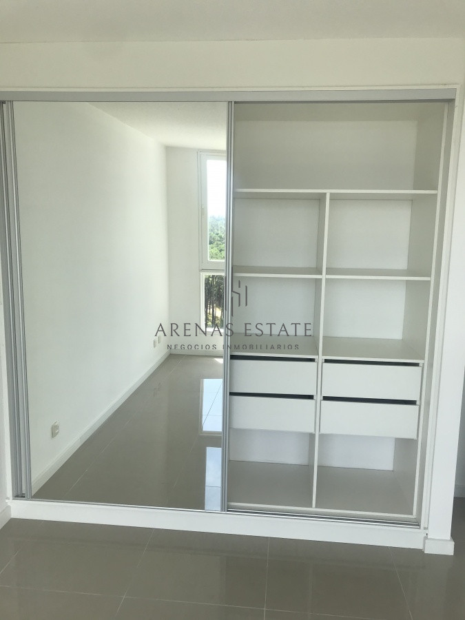Apartamento ID.2496 - Apartamento en venta de 1 dormitorio En Punta Del Este 