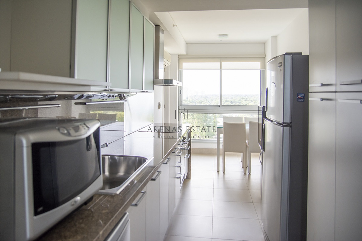 Apartamento ID.3645 - Le Parc Punta del Este, torre de categoría frente al mar.