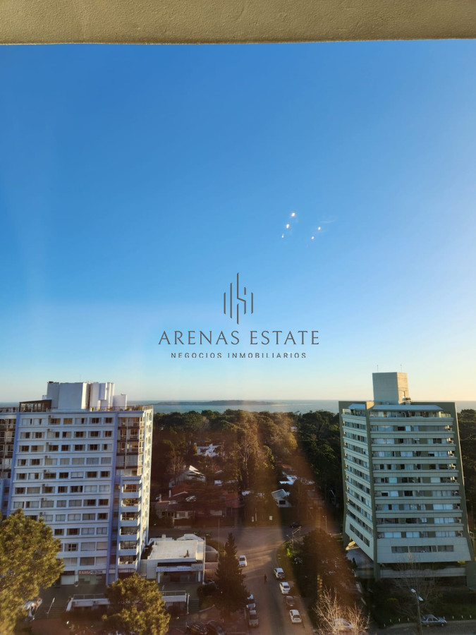 Apartamento ID.3160 - Departamento de 2 dormitorios en venta en Torre con amenities , Av Roosevelt 