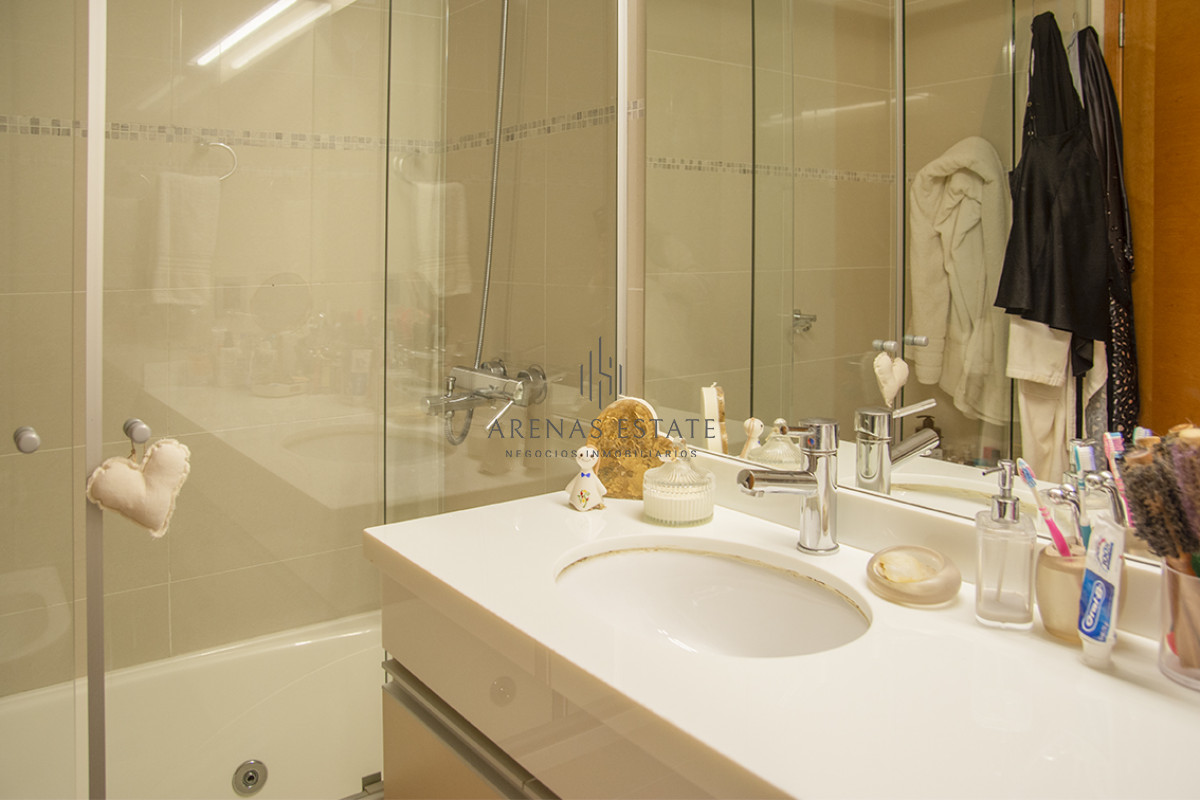 Apartamento ID.2146 - Oportunidad en playa mansa, finamente decorado. Sunrise Tower